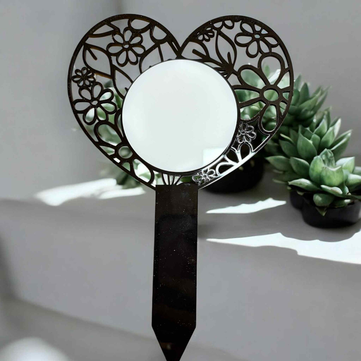 Magnetic Interchangeable Grave Marker
